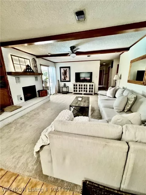 Living - 4518 Mount Harmony Rd, Greenwood, AR 72936 photo 3 of 4