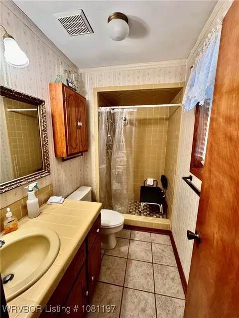 Bath - 4518 Mount Harmony Rd, Greenwood, AR 72936 photo 1 of 2