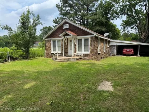 837 4th St, Booneville, AR 72927