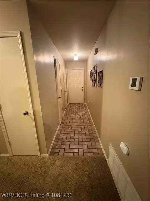 Entry Way - 8604 Meadow Dr, Fort Smith, AR 72908 photo 1 of 2