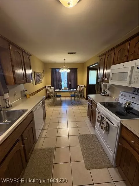 Kitchen - 8604 Meadow Dr, Fort Smith, AR 72908 photo 1 of 2