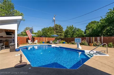 8005 Hermitage Dr, Fort Smith, AR 72908 photo 3