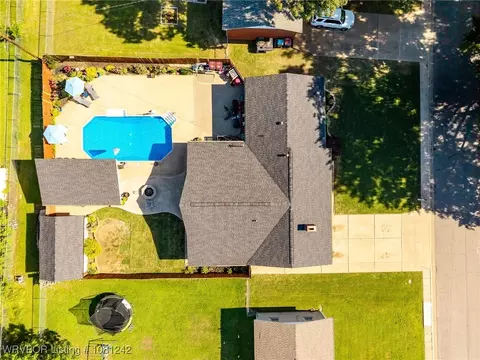 8005 Hermitage Dr, Fort Smith, AR 72908 photo 2