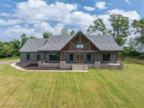 4457 Radio Tower Rd, Van Buren, AR 72956