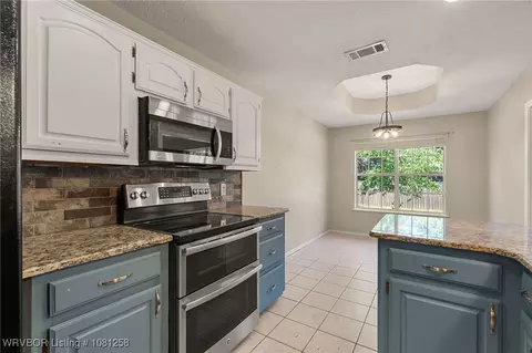 Kitchen - 3905 Glen Flora Way, Fort Smith, AR 72908 photo 2 of 4