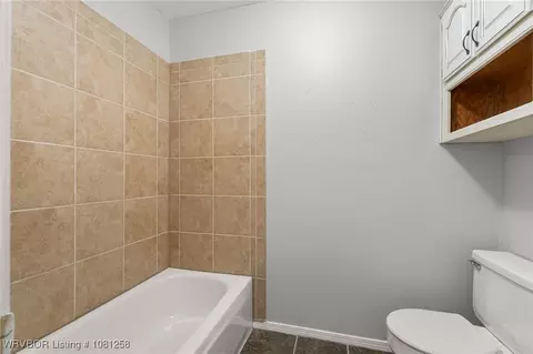 Bath - 3905 Glen Flora Way, Fort Smith, AR 72908 photo 4 of 4