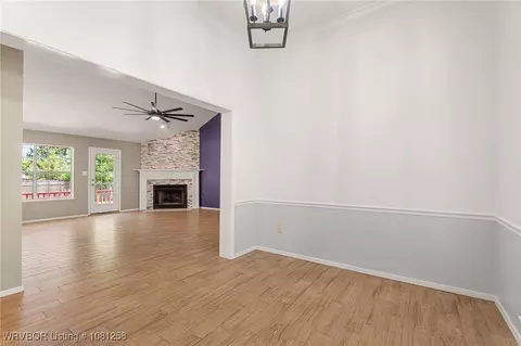 Living - 3905 Glen Flora Way, Fort Smith, AR 72908 photo 4 of 4