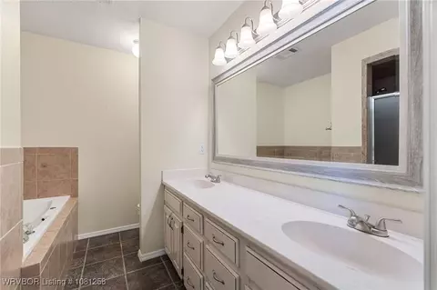 Bath - 3905 Glen Flora Way, Fort Smith, AR 72908 photo 1 of 4