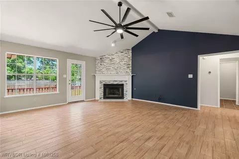 Living - 3905 Glen Flora Way, Fort Smith, AR 72908 photo 3 of 4