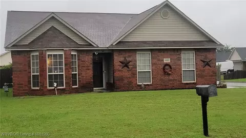600 S 38th St, Van Buren, AR 72956
