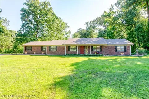 3001 Coral Cir, Alma, AR 72921
