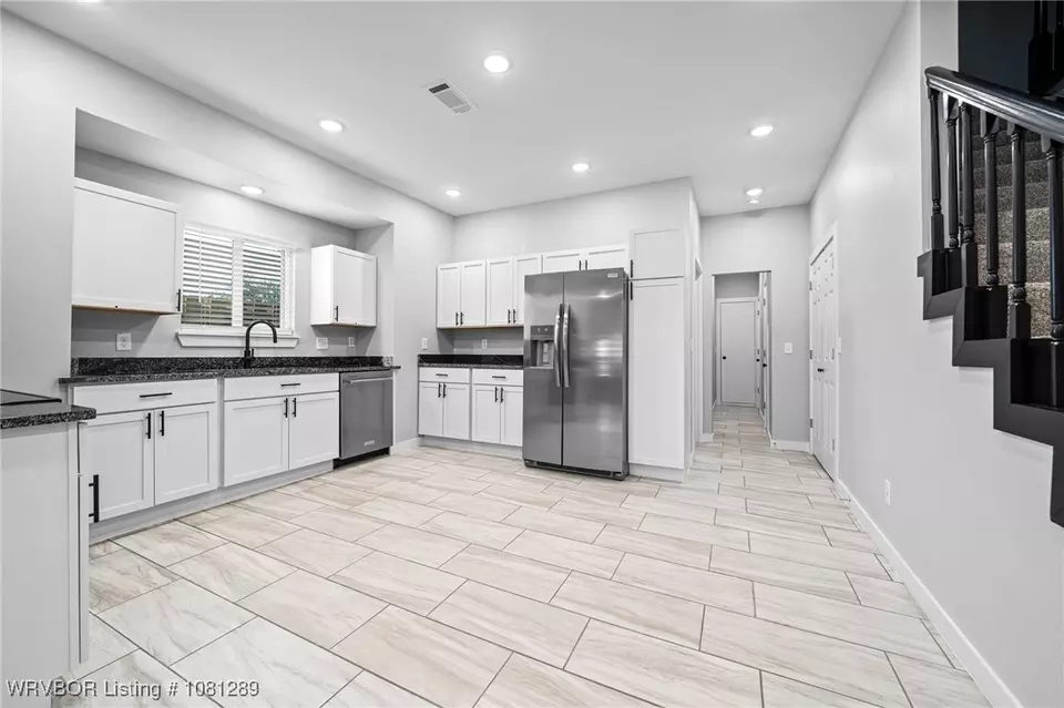 Kitchen - 2705 Hardie Ave, Fort Smith, AR 72901 photo 2 of 3