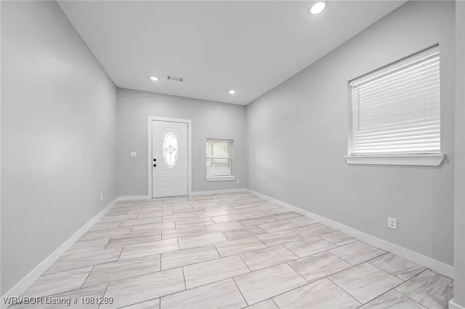 Living - 2705 Hardie Ave, Fort Smith, AR 72901 photo 1 of 1