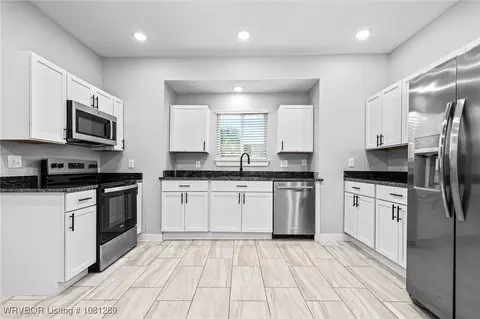 Kitchen - 2705 Hardie Ave, Fort Smith, AR 72901 photo 1 of 3