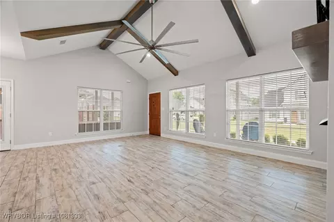 Living - 1800 Ebbing Loop, Barling, AR 72923 photo 2 of 4