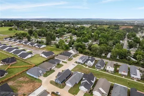 View/Area - 1800 Ebbing Loop, Barling, AR 72923 photo 2 of 4