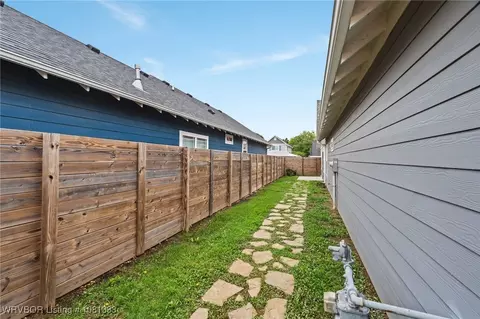 Exterior - 1800 Ebbing Loop, Barling, AR 72923 photo 6 of 6