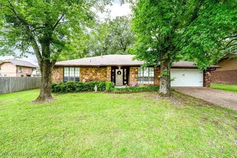 1810 Brooken Hl, Fort Smith, AR 72908