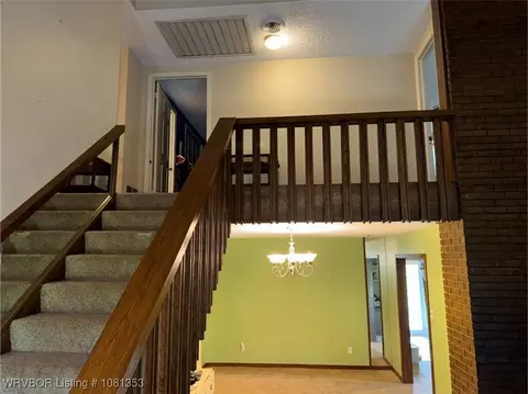 Entry Way - 6116 Dakotah Dr, Fort Smith, AR 72916 photo 1 of 2