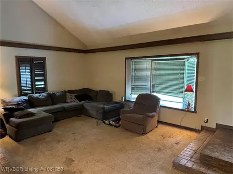 Living - 6116 Dakotah Dr, Fort Smith, AR 72916 photo 2 of 5