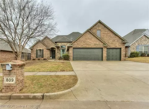809 NW 194 Ter, Edmond, OK 73012