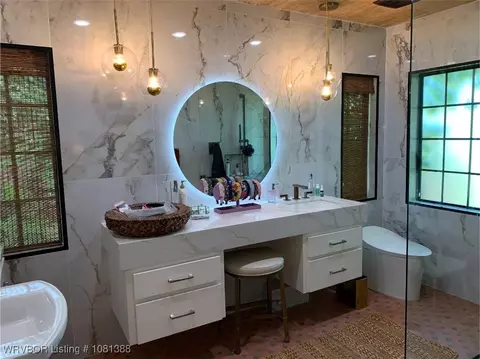 Bath - 44 Hiland Dr, Fort Smith, AR 72901 photo 1 of 7