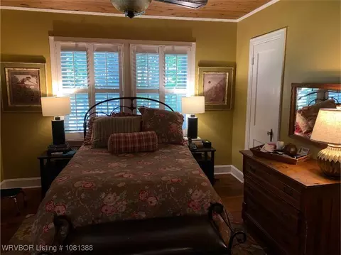 Bedroom - 44 Hiland Dr, Fort Smith, AR 72901 photo 2 of 6