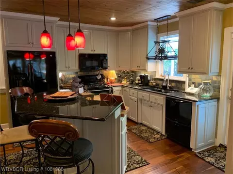 Kitchen - 44 Hiland Dr, Fort Smith, AR 72901 photo 1 of 4