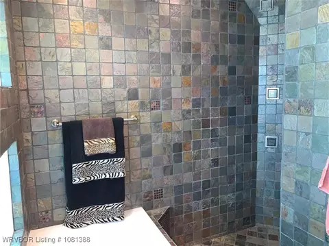 Bath - 44 Hiland Dr, Fort Smith, AR 72901 photo 6 of 7