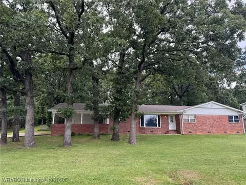 3121 S Cliff Dr, Fort Smith, AR 72903