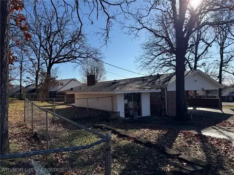 Exterior - 3121 S Cliff Dr, Fort Smith, AR 72903 photo 4 of 4