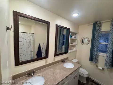 Bath - 3121 S Cliff Dr, Fort Smith, AR 72903 photo 1 of 1
