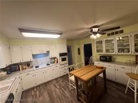 Kitchen - 3121 S Cliff Dr, Fort Smith, AR 72903 photo 1 of 2