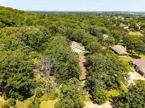 View/Area - 2900 Fincastle Dr, Fort Smith, AR 72908 photo 2 of 9