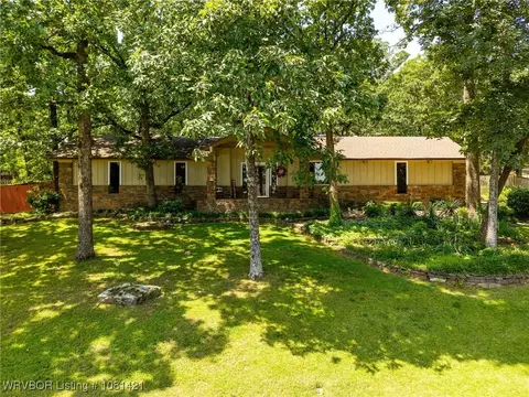Exterior - 2900 Fincastle Dr, Fort Smith, AR 72908 photo 6 of 12