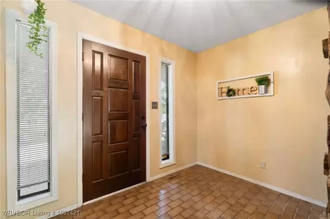 Entry Way - 2900 Fincastle Dr, Fort Smith, AR 72908 photo 1 of 4