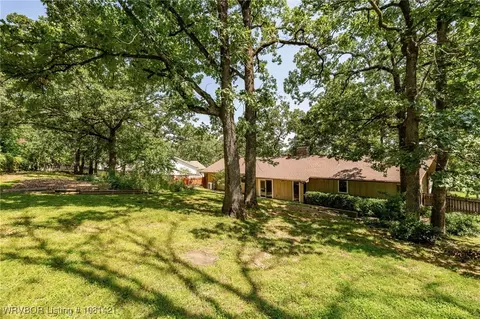 Exterior - 2900 Fincastle Dr, Fort Smith, AR 72908 photo 9 of 12