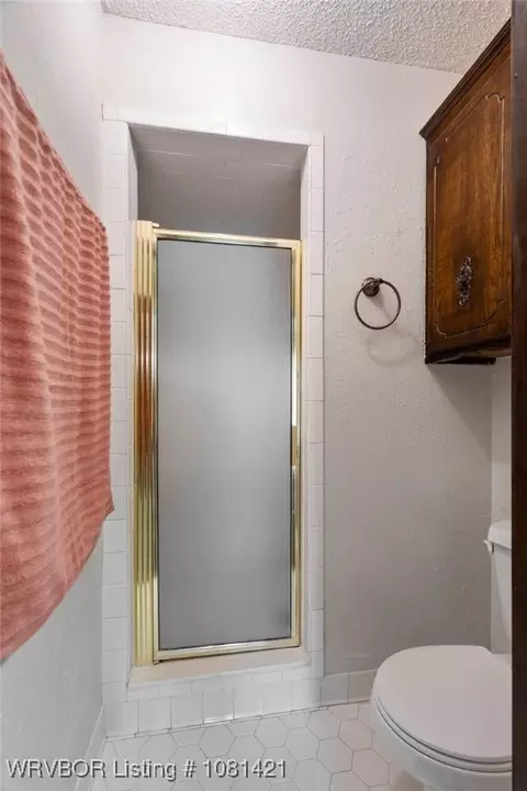 Bath - 2900 Fincastle Dr, Fort Smith, AR 72908 photo 3 of 3