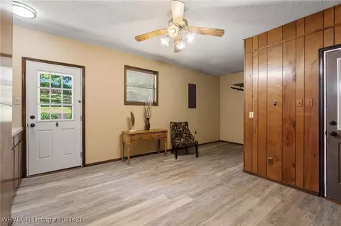 Entry Way - 2900 Fincastle Dr, Fort Smith, AR 72908 photo 3 of 4