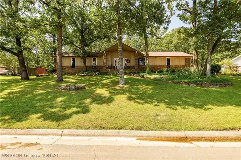 Exterior - 2900 Fincastle Dr, Fort Smith, AR 72908 photo 4 of 12
