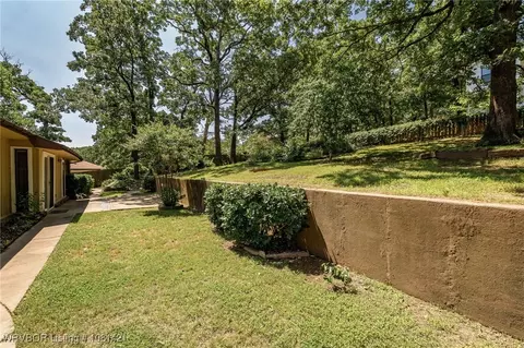 Exterior - 2900 Fincastle Dr, Fort Smith, AR 72908 photo 7 of 12