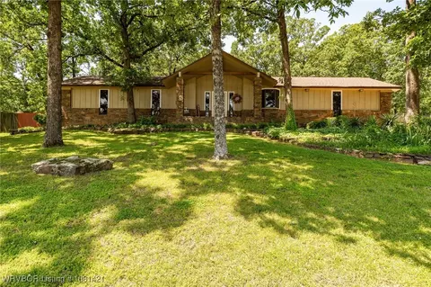 2900 Fincastle Dr, Fort Smith, AR 72908