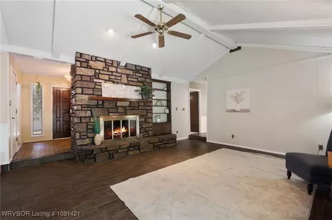 Living - 2900 Fincastle Dr, Fort Smith, AR 72908 photo 3 of 3