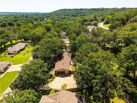 View/Area - 2900 Fincastle Dr, Fort Smith, AR 72908 photo 4 of 9