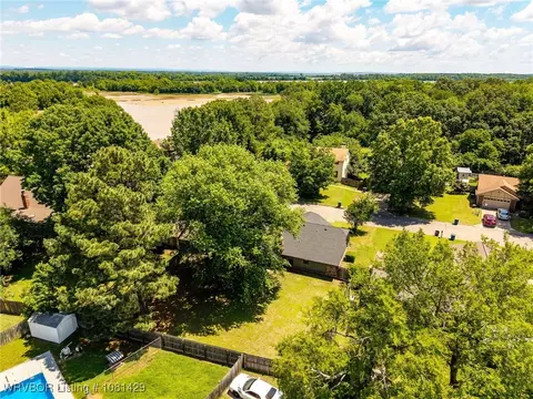 View/Area - 2800 97th Cir, Fort Smith, AR 72903 photo 2 of 7