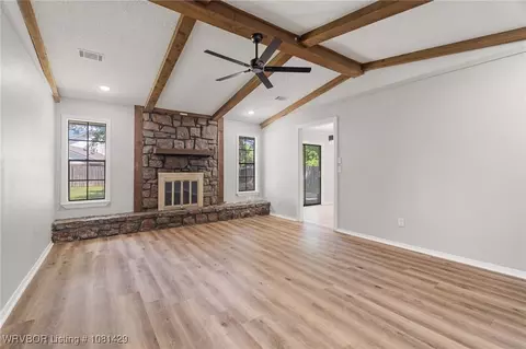 Living - 2800 97th Cir, Fort Smith, AR 72903 photo 5 of 5