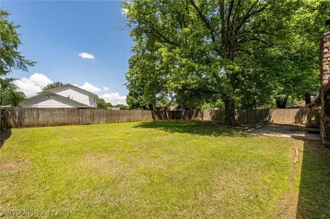 Exterior - 2800 97th Cir, Fort Smith, AR 72903 photo 8 of 9