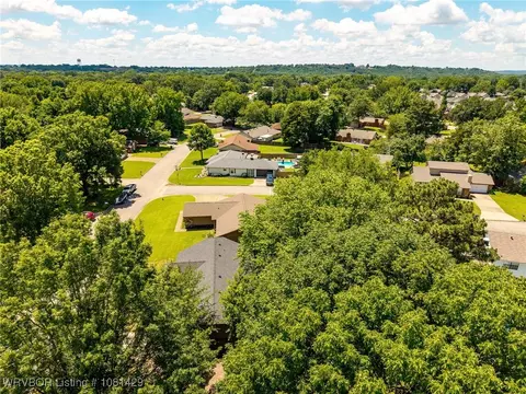 View/Area - 2800 97th Cir, Fort Smith, AR 72903 photo 4 of 7