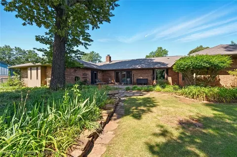 10900 Hunters Pt, Fort Smith, AR 72903