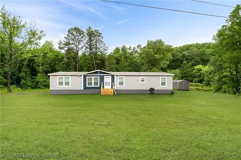 1635 Burchfiel Mountain Trl, Cedarville, AR 72932